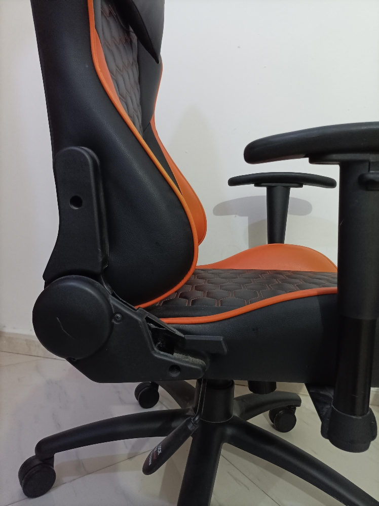 Gaming chair - 9