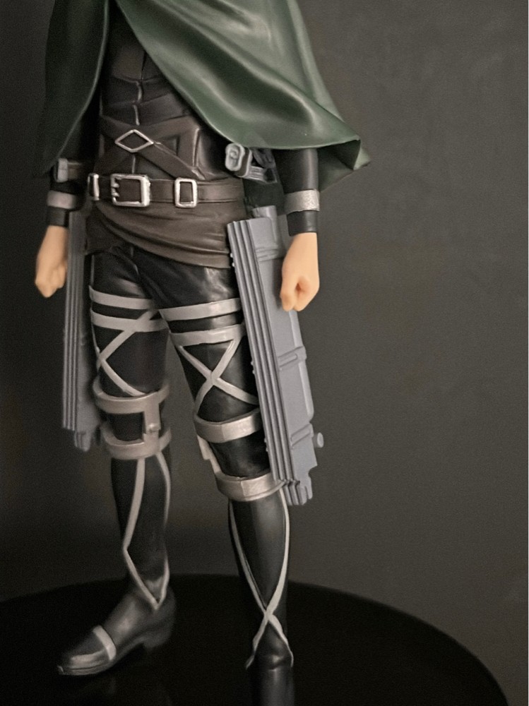 Attack on titan levi figure - 8