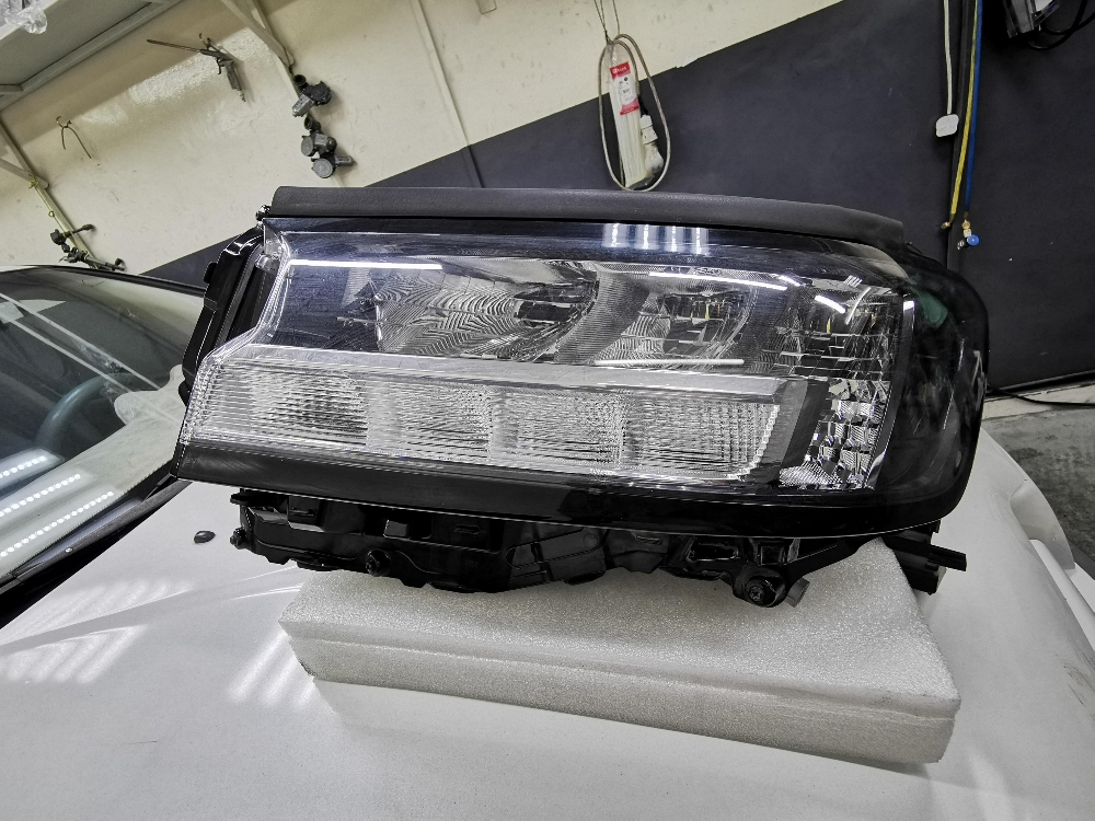 Original Headlamp Land Cruiser 22 - 1