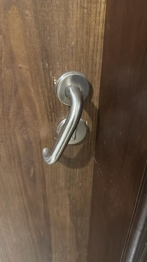 نجار أبواب واقفال - 1