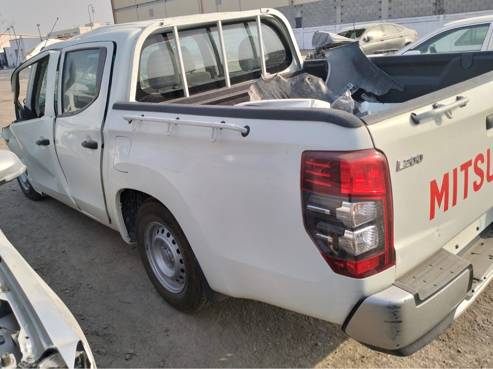 Mitsubishi L200 Pickup - 1