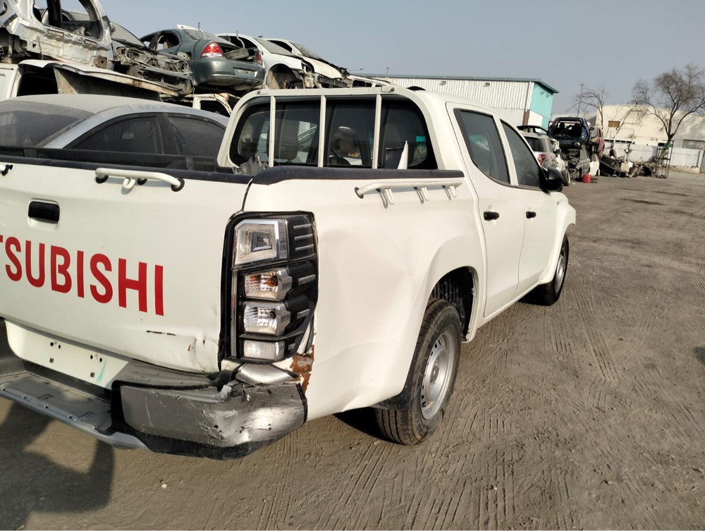 Mitsubishi L200 Pickup - 7