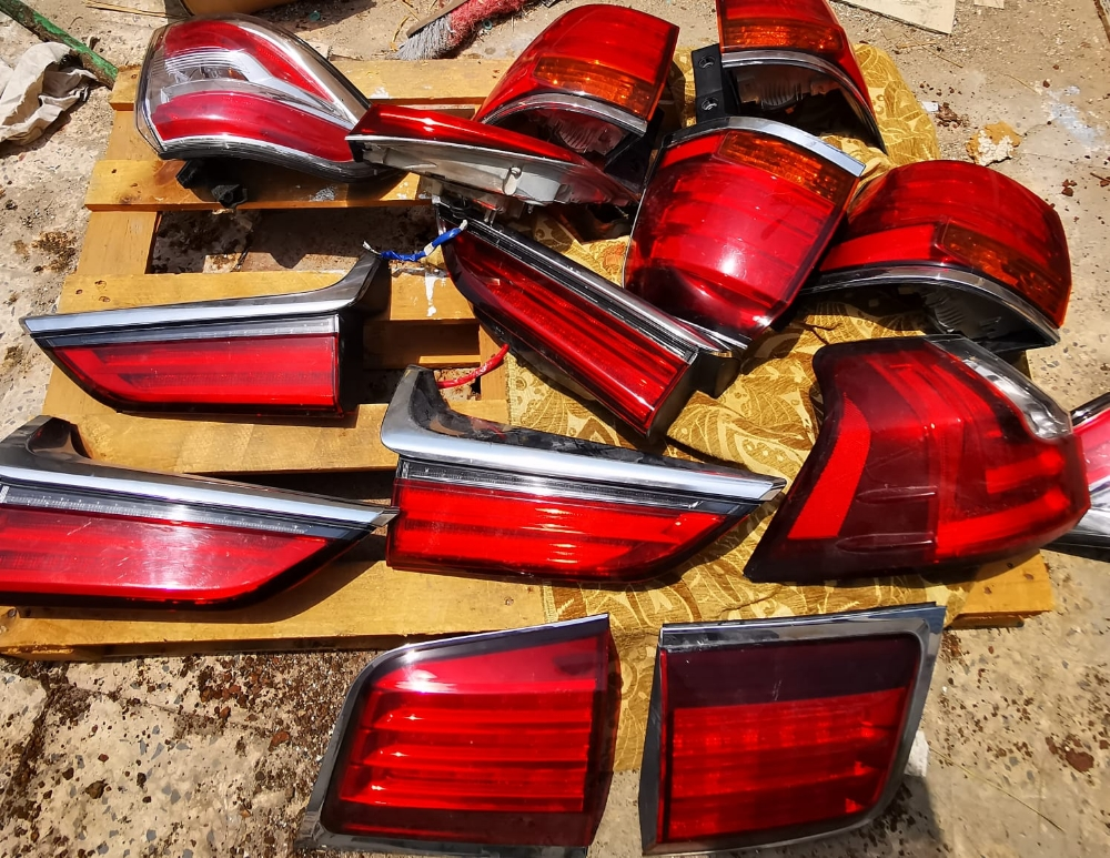 Lexus LX570 Original TailLamp - 5