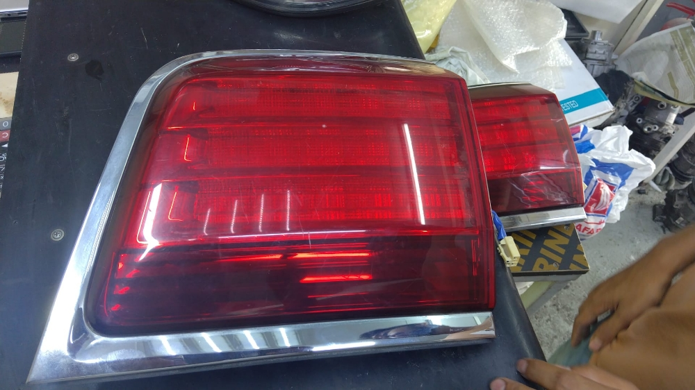 Lexus LX570 Original TailLamp - 1