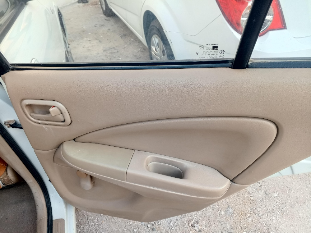 Nissan Sunny - 6