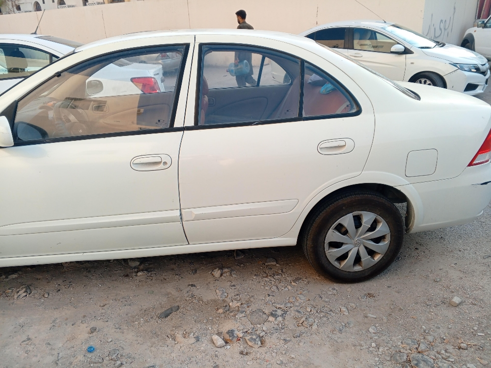 Nissan Sunny - 10