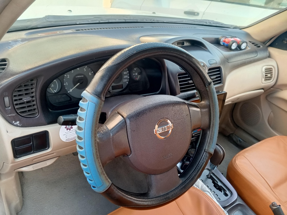 Nissan Sunny - 1