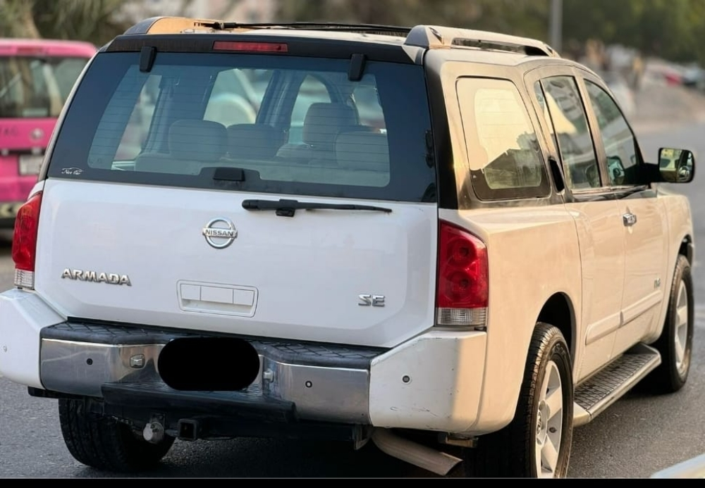Nissan Armada - 2
