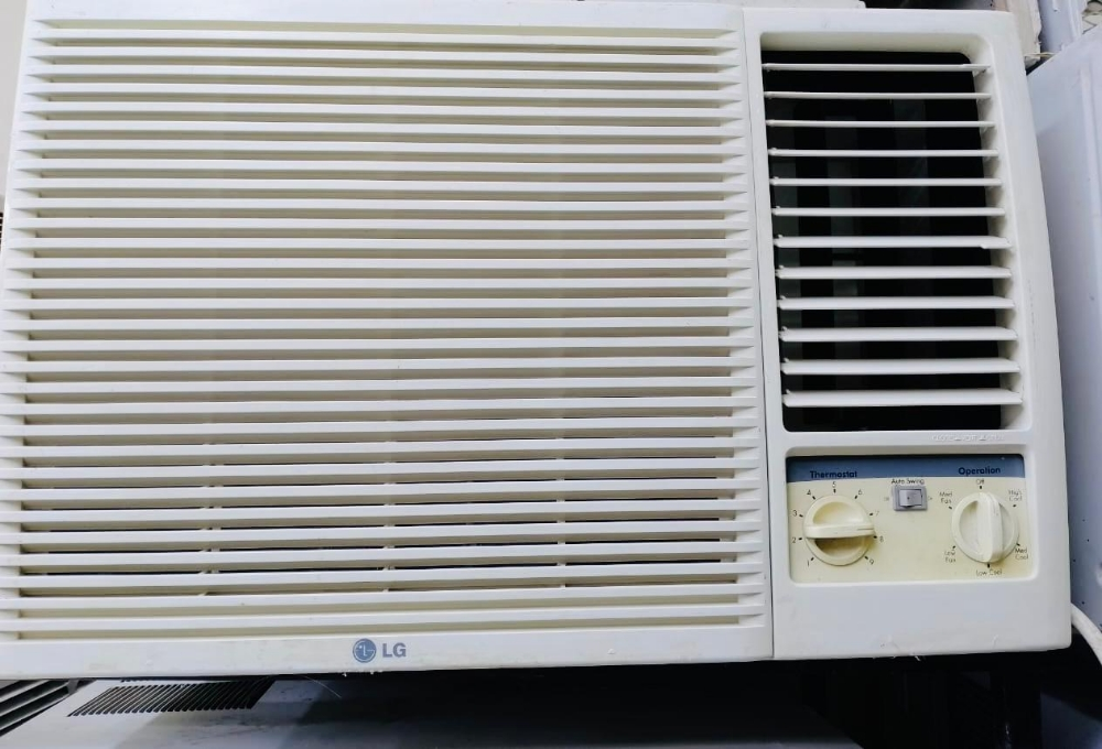 window split buying selling servi - 2
