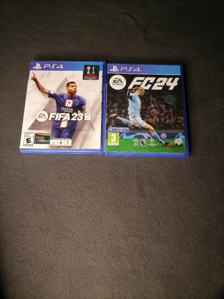 playstaiton4 slim - 4