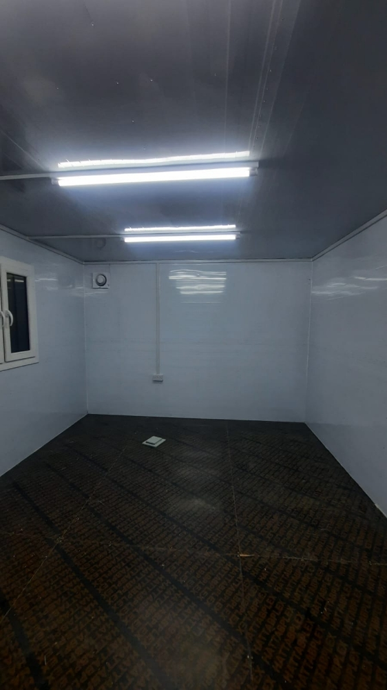 31212303cabin  with wheels, - 8
