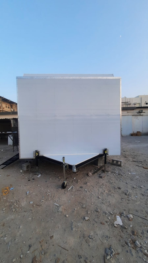 31212303cabin  with wheels, - 2