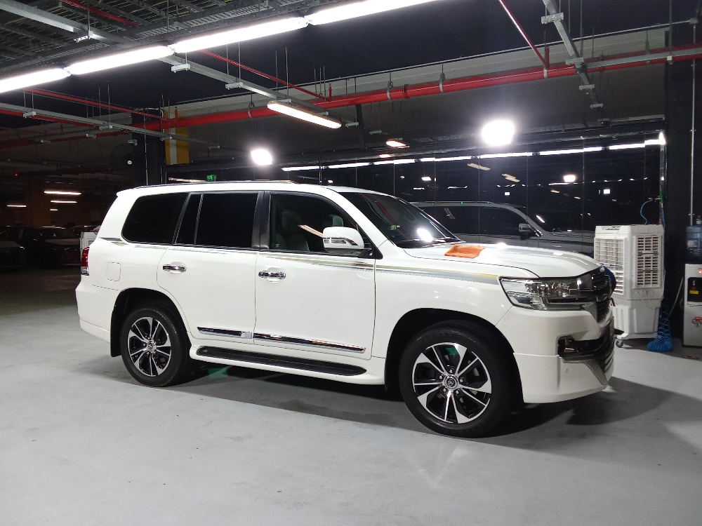 Q PRESTIGE VIP LIMOUSINE - 5