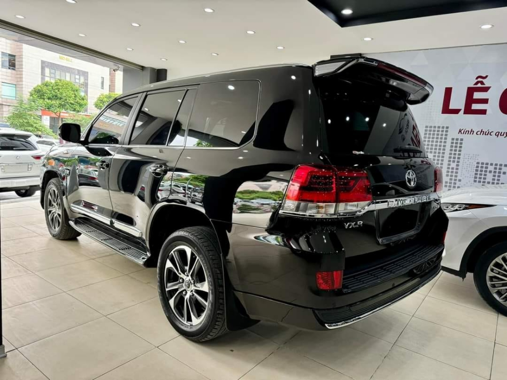 Q PRESTIGE VIP LIMOUSINE - 4