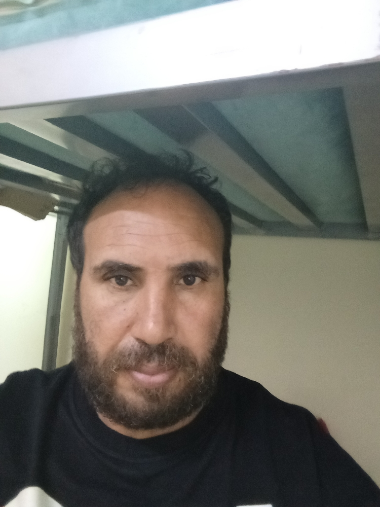 مقاول حداد مسلح مستعد للعمل بالمت - 1