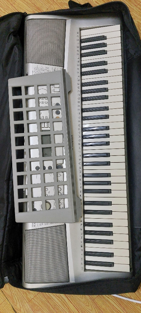 YAMAHA KEYBOARD PSR-E303 - 2