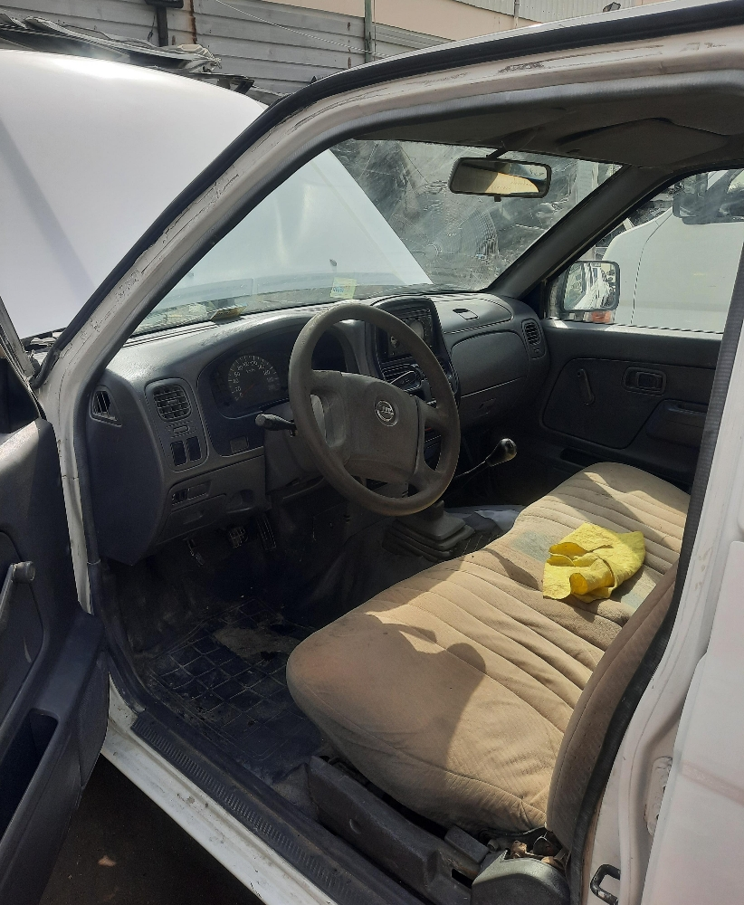NISSAN PICKUP 2007 - 6