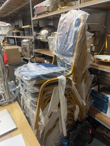 comfortable restaurant chairs  - 1