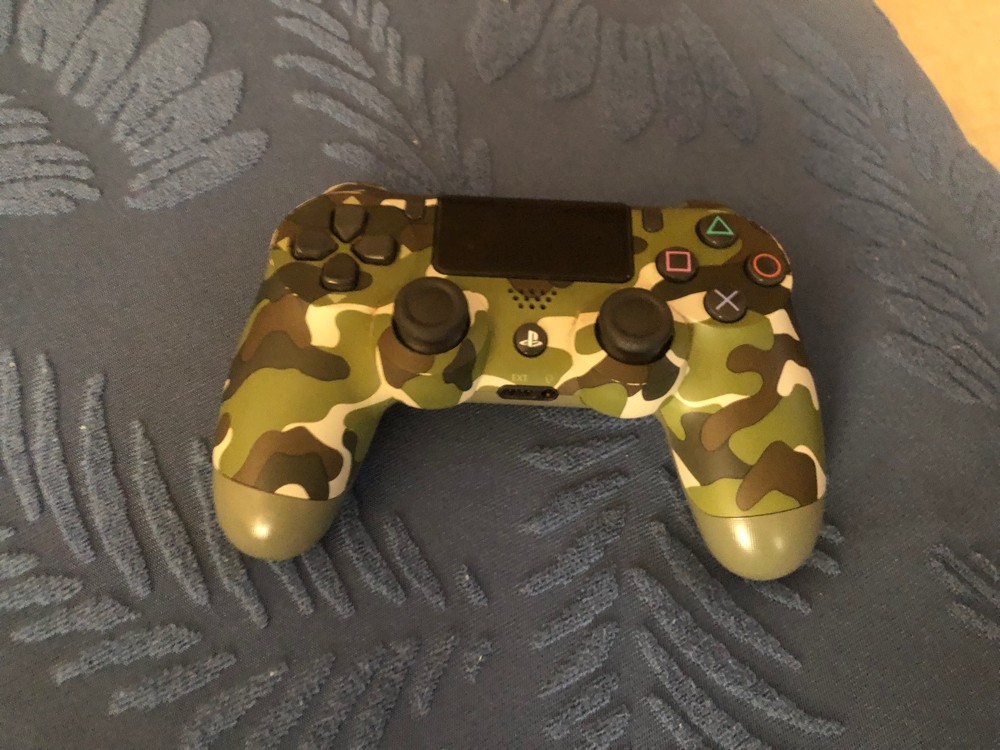 ps4 controller  - 1