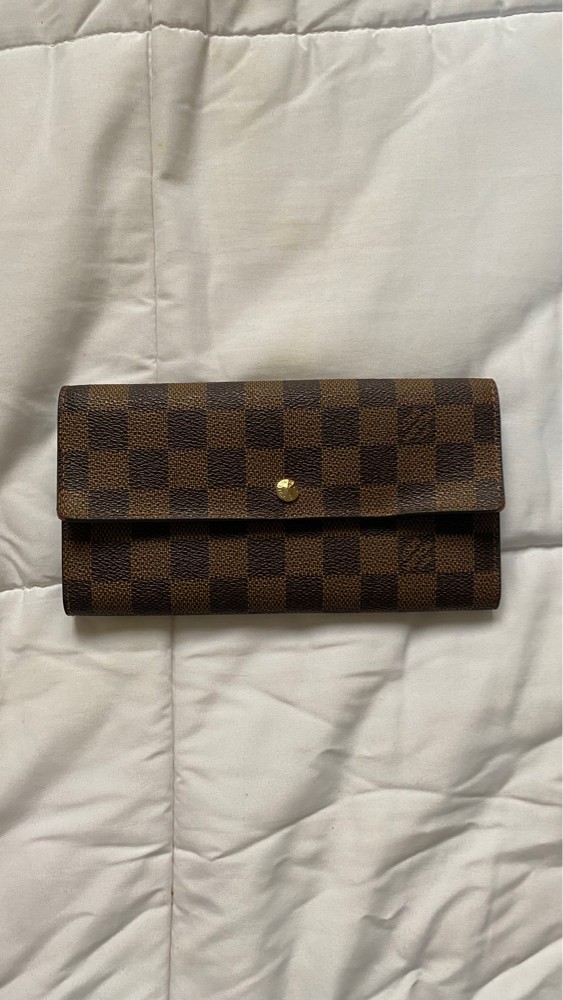 LV wallet - 2