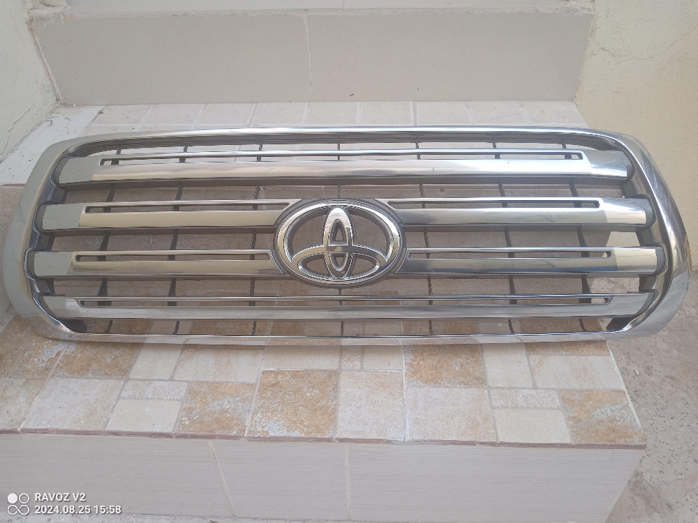 land cruiser front grille - 1