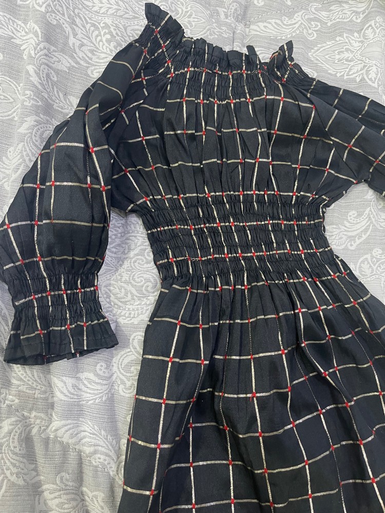 ملابس نسائية وبنت صغيره - 3