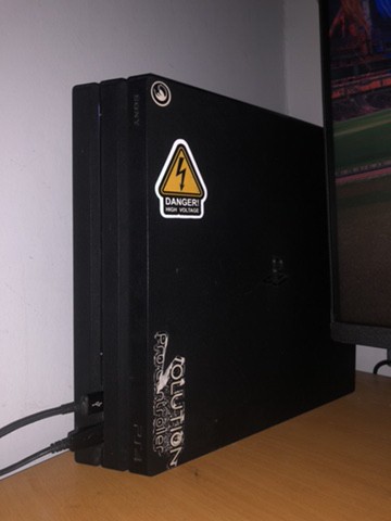 ps4 pro - 1