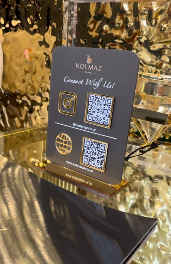 Social Media Stand - 1