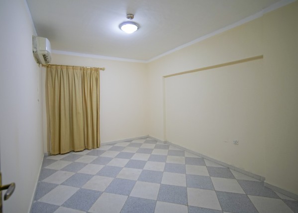 Spacious 2 Bedroom UF Apartment - 4