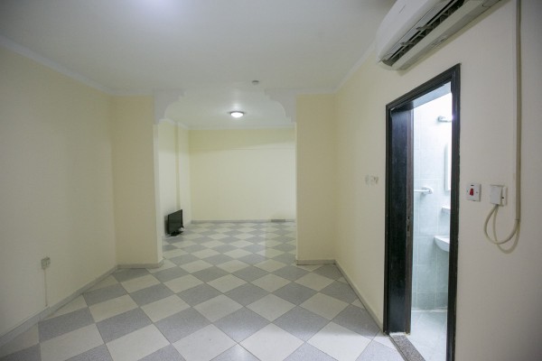 Spacious 2 Bedroom UF Apartment - 7
