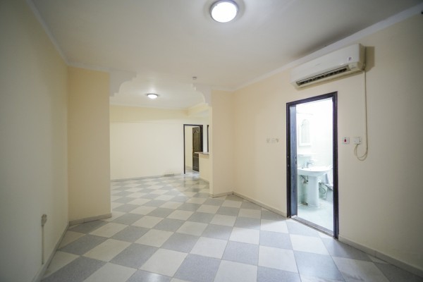 Spacious 2 Bedroom UF Apartment - 6