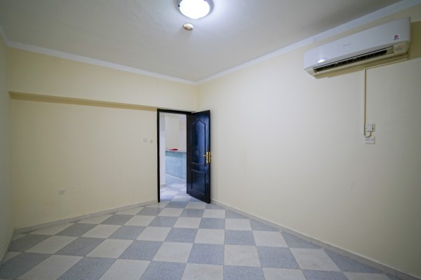 Spacious 2 Bedroom UF Apartment - 3