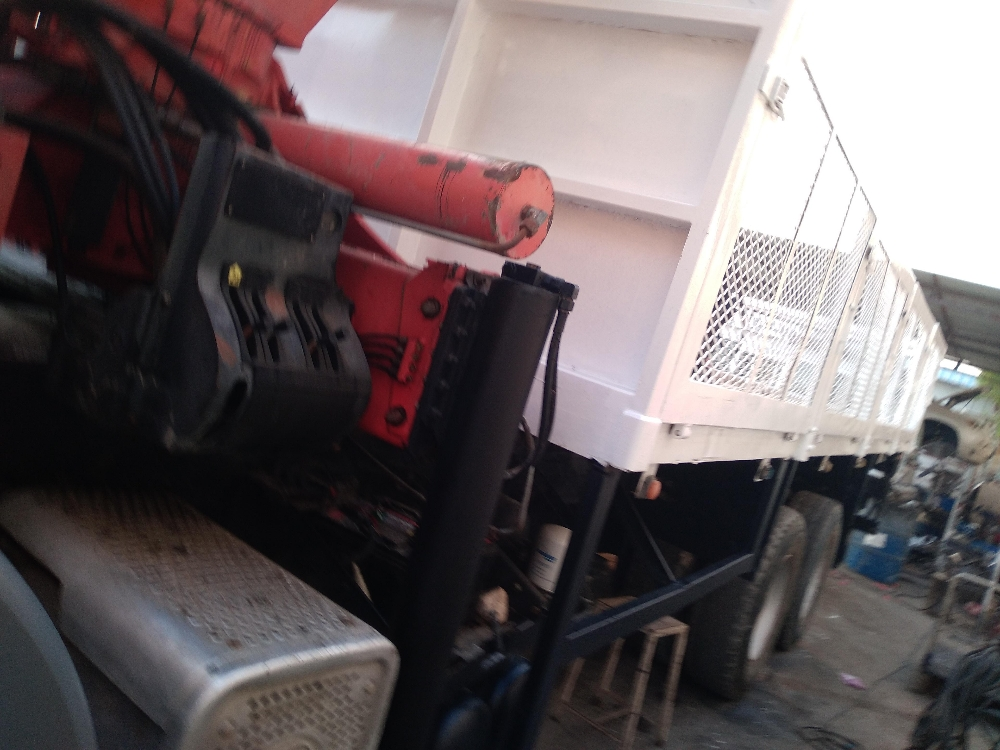 boom truck 2014 model 70267778 - 3