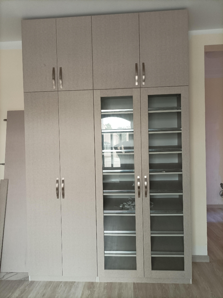 Making wooden cabinets and door - 9
