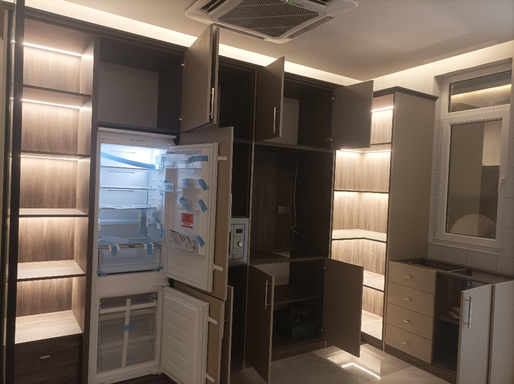 Making wooden cabinets and door - 6