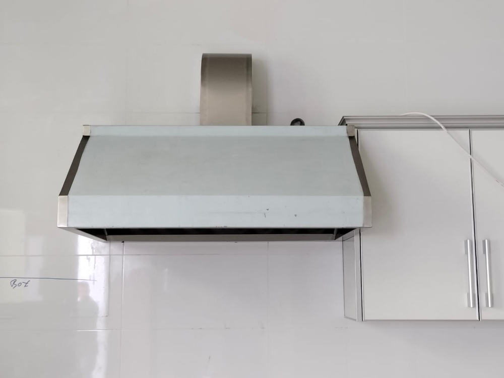 kitchen hood and Exist fan - 1