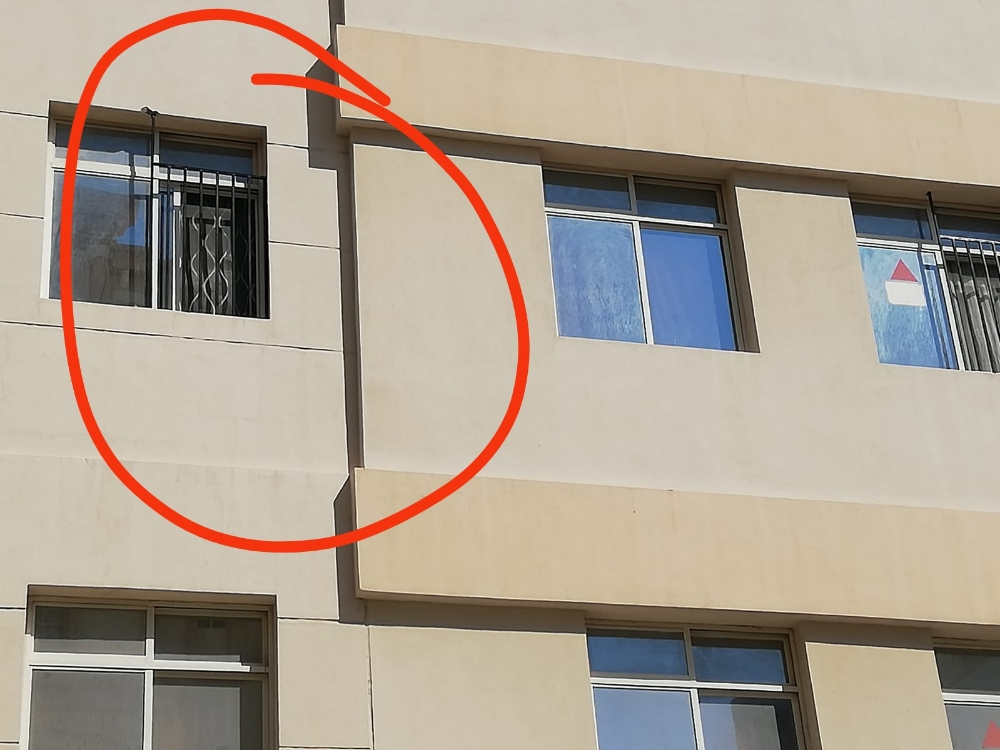 حماية للاطفال واثاث متفرق. - 2