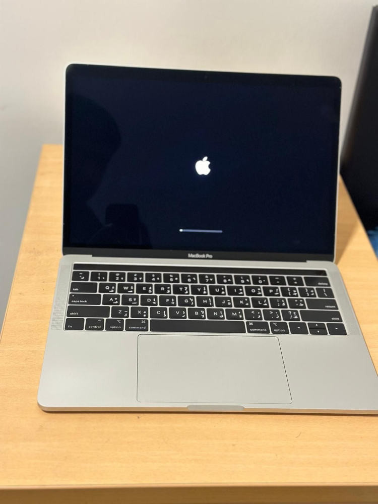 Apple MacBook pro A1989(2019) - 4