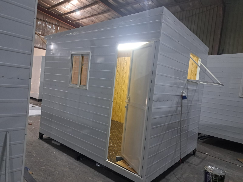 Cabin kitchen 3/4 - 4
