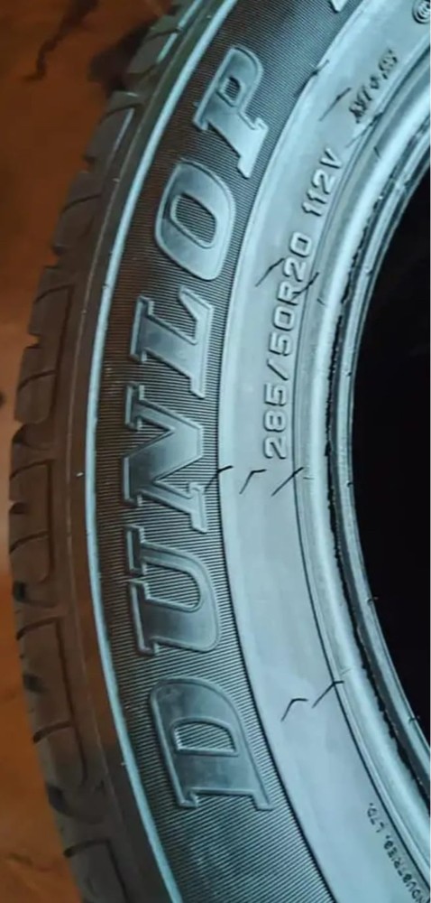 285/50/20"Dunlop tyre - 2