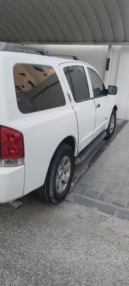 Nissan Armada - 5