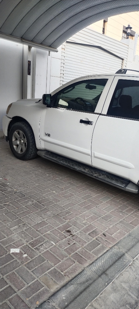 Nissan Armada - 4