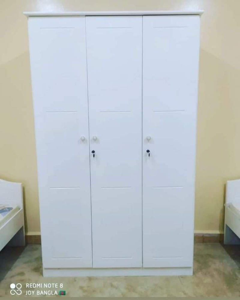 3 door cabinet - 1