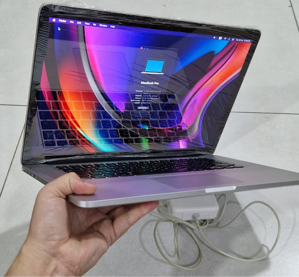 MacBook Pro Core i7 16GB - 5