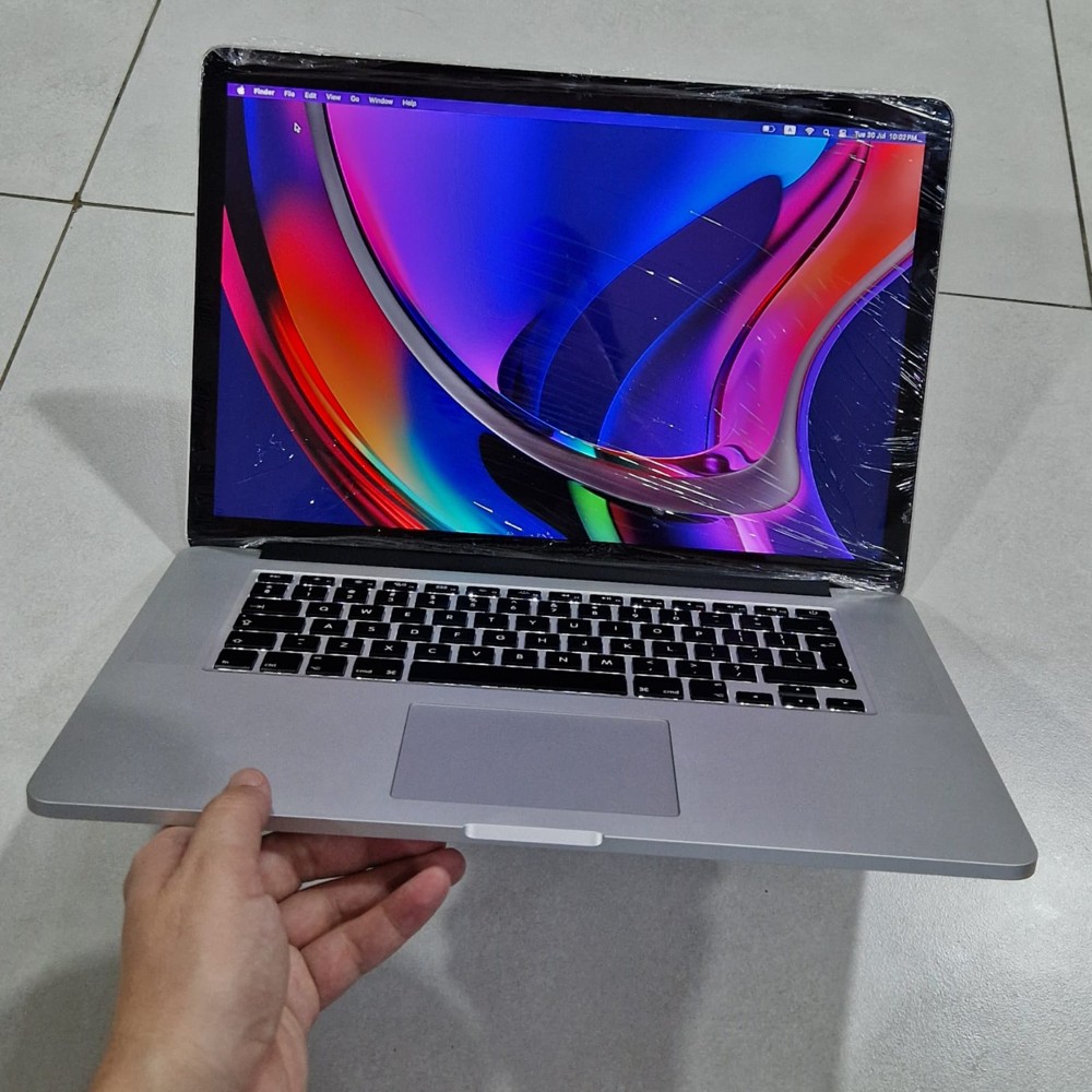 MacBook Pro Core i7 16GB - 1
