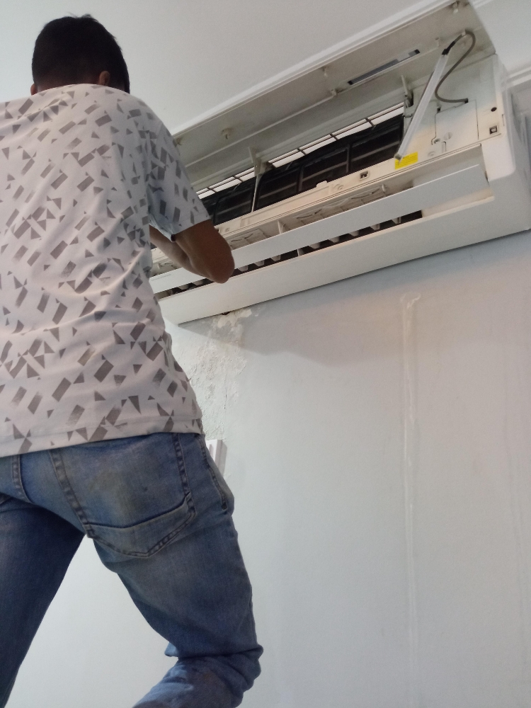 صيانة جميع انواع المكيفات 
بيع و - 8