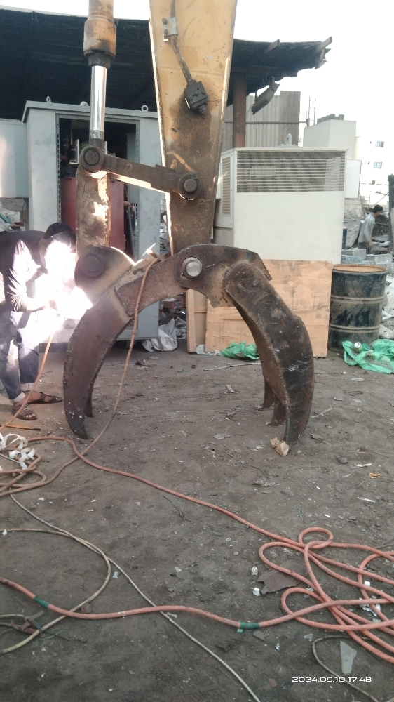 bucket for scrap holding - 1
