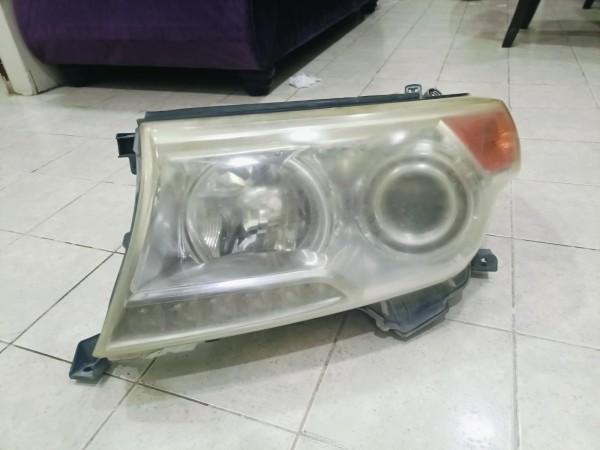 Land Cruiser Headlight right side - 2