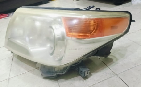 Land Cruiser Headlight right side - 1