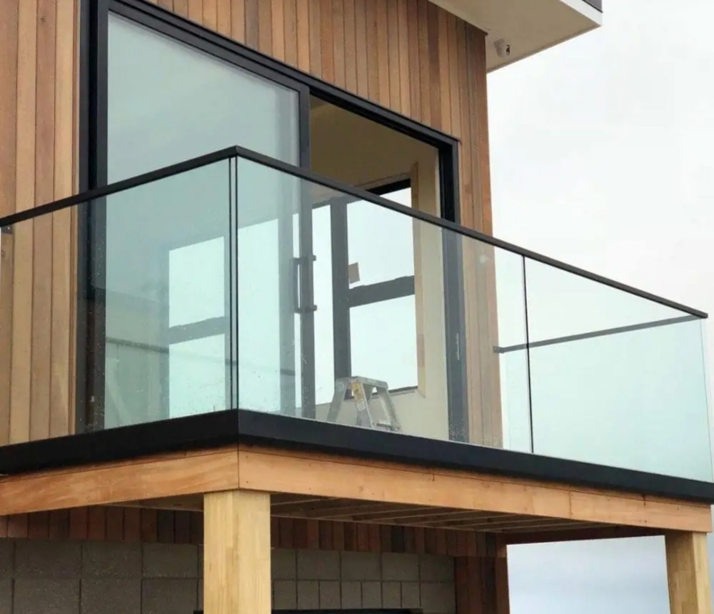 Glass partition - 9